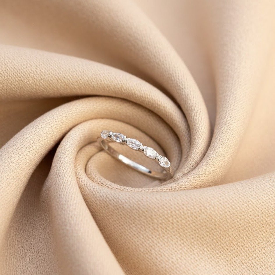Anel Meia Aliança Zirconia Oval