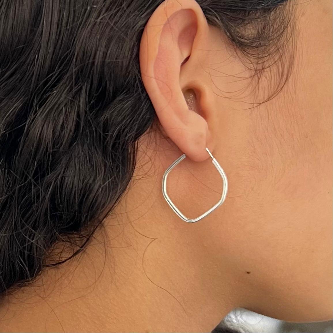 Brinco Argola Balão Fio Quadrado