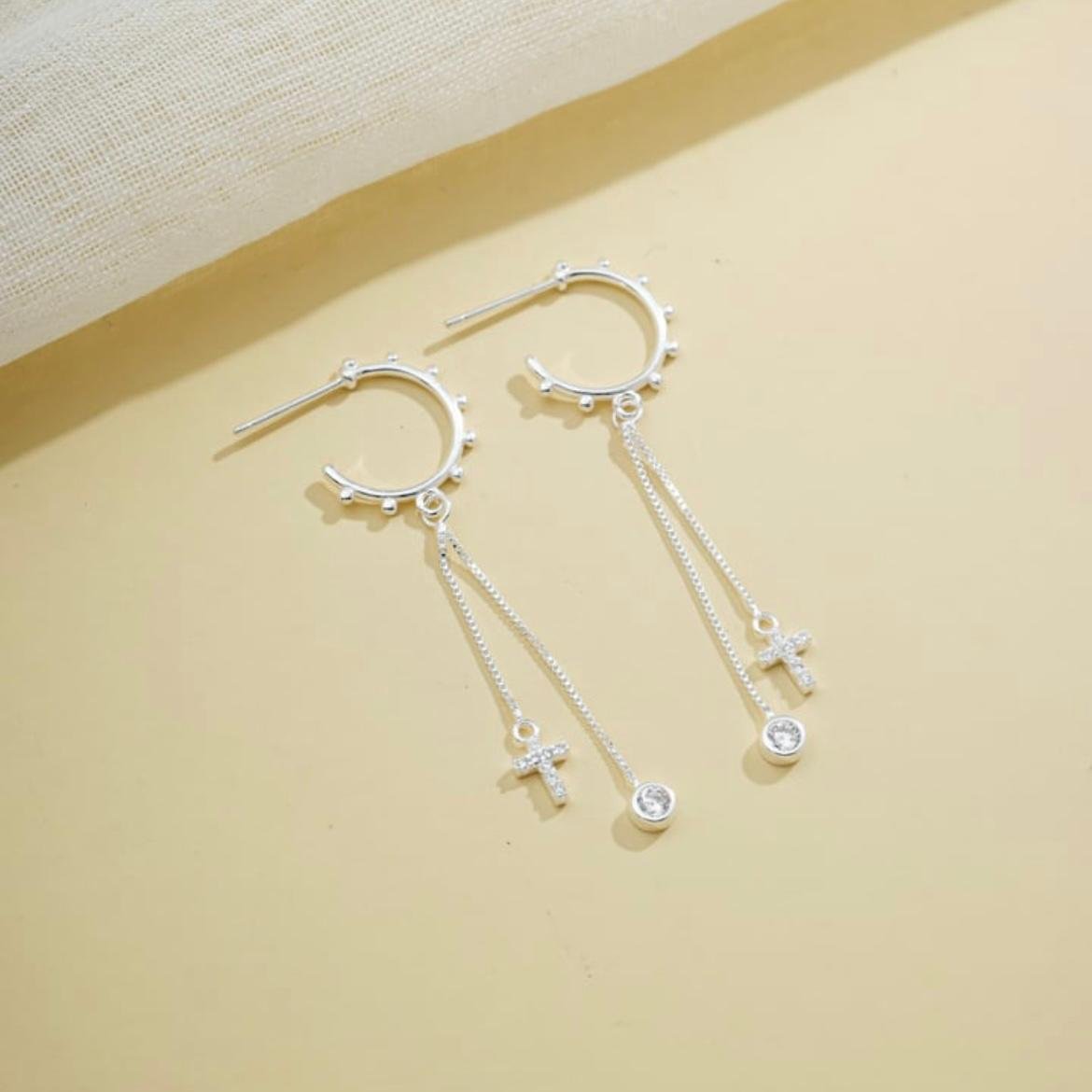 Brinco Argola Cruz e Corrente