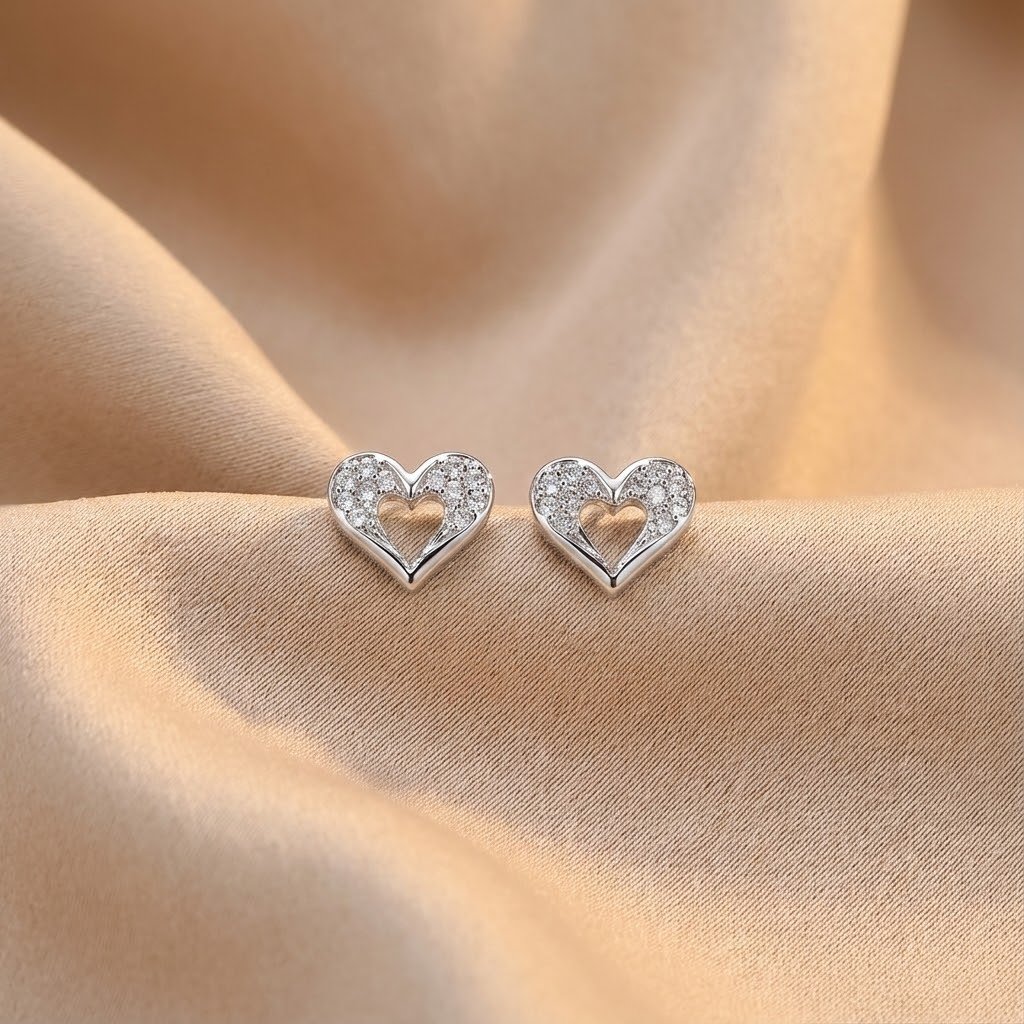 Brinco Coração Cravejado Vazado