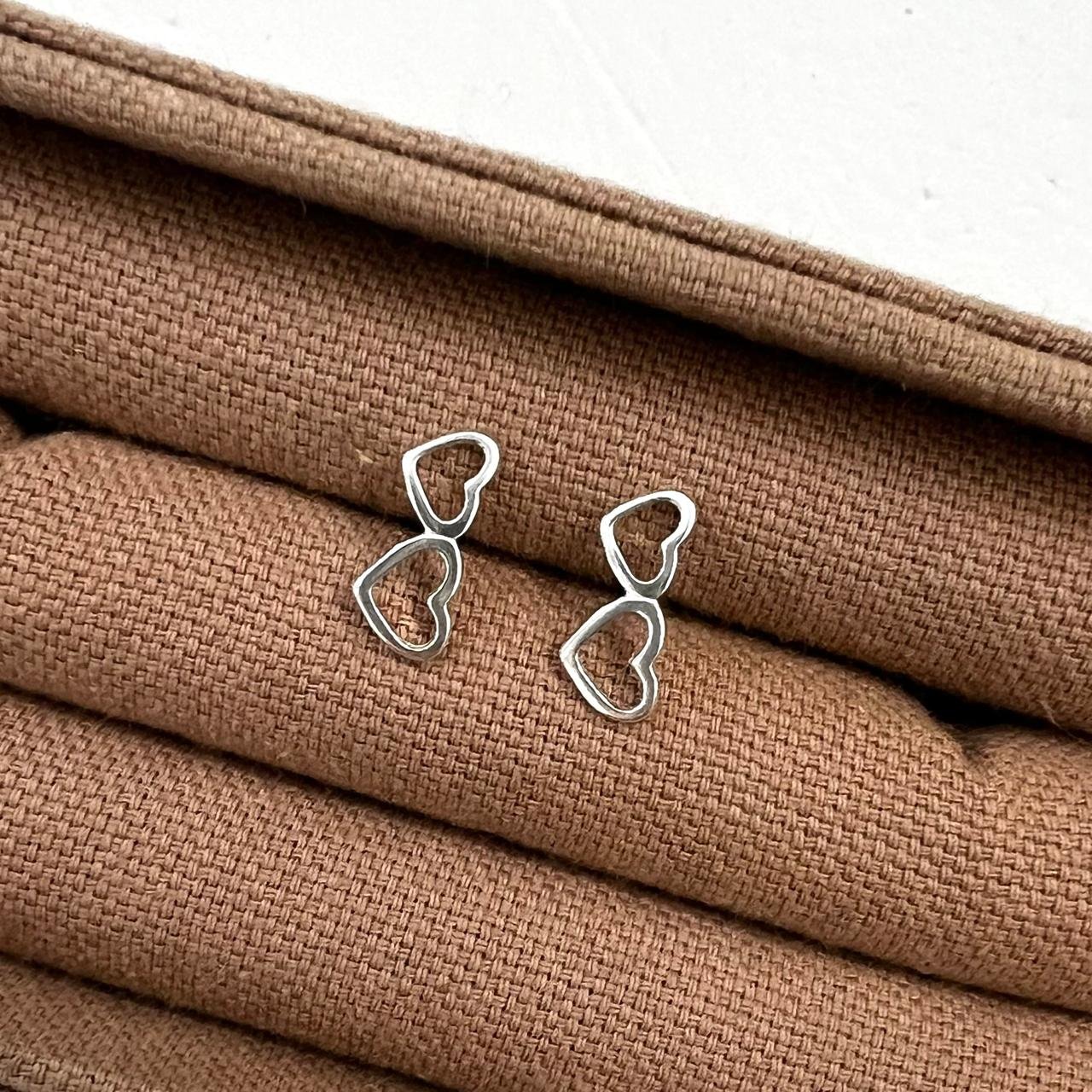 Brinco Coração Duplo Vazado