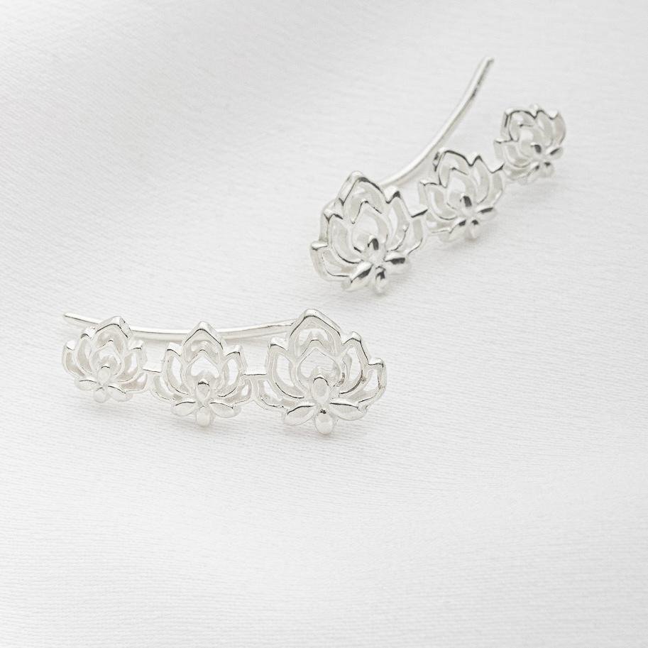 Brinco Flor de Lotus Cuff