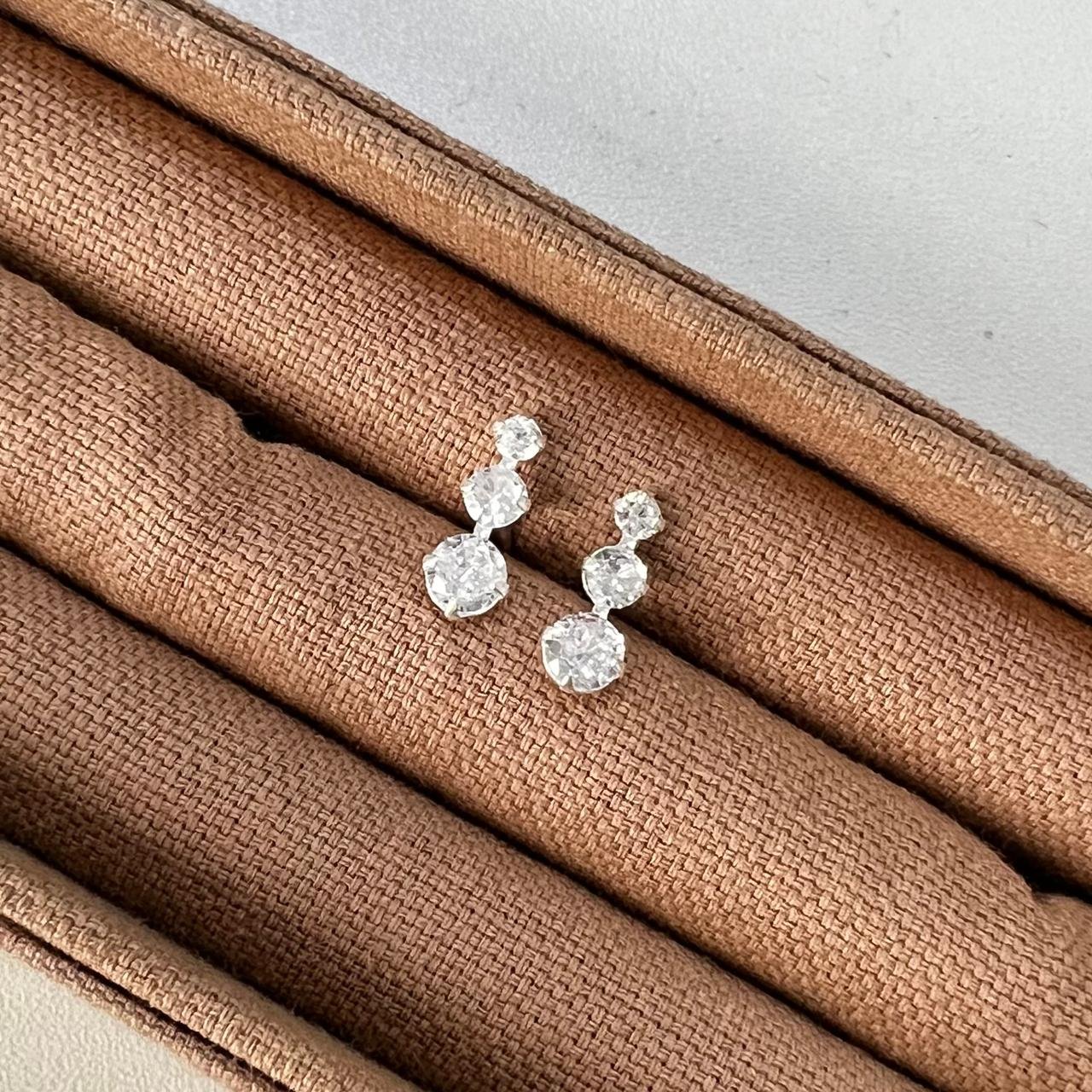 Brinco Ponto de Luz Triplo