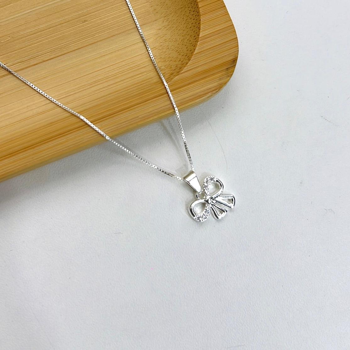 Colar Laço Zirconia Central
